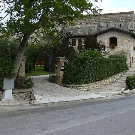 Penzion San Giovanni Ad Insulam Isola del Gran Sasso dʼItalia